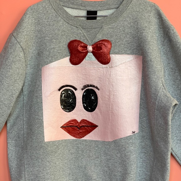 Lady Robot - Picture 1 of 7